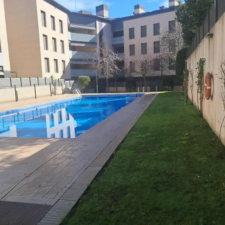 Espacioso Duplex De 3 Con Piscina Y Parking