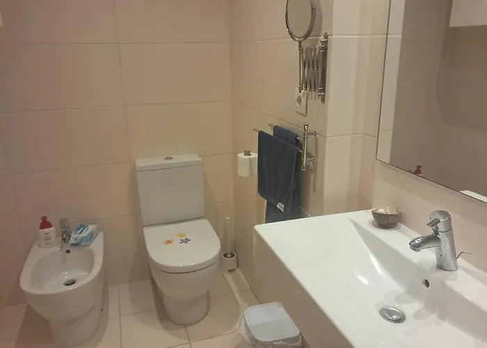 Espacioso De 3 Con Piscina Y Parking *